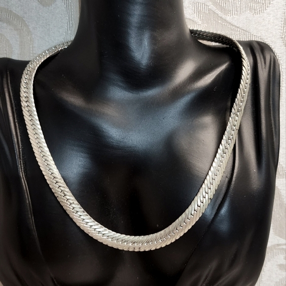 Vintage 80s Silver Plated Necklace with Intricate Detailing - Picture 1 of 8